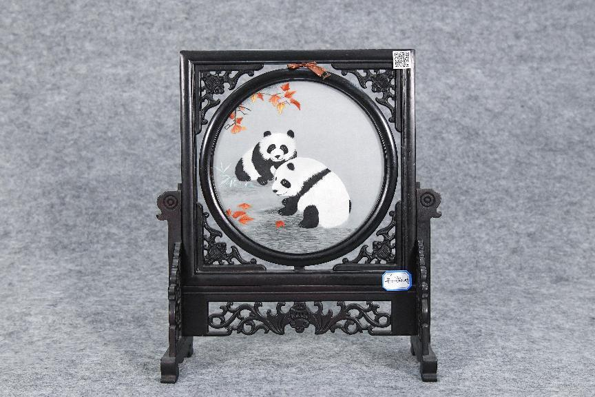 熊猫（梅花）.png