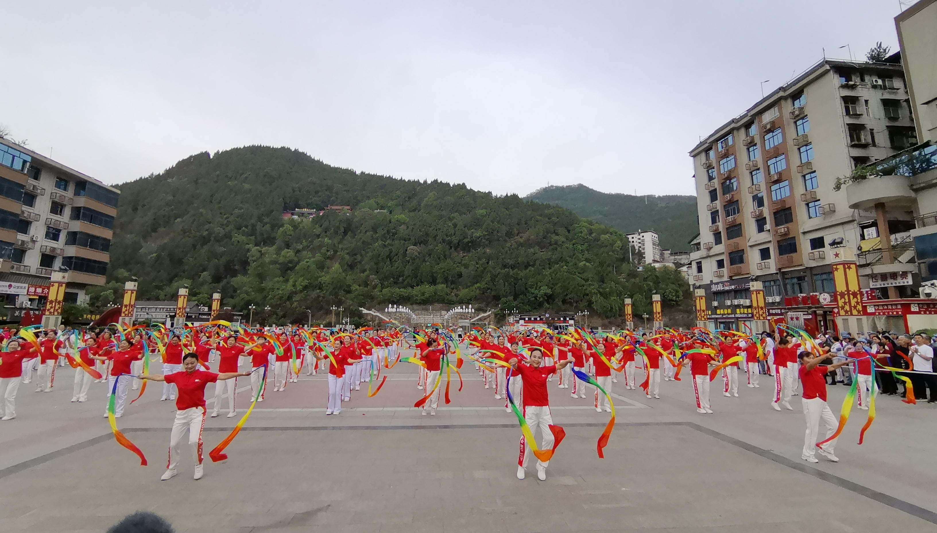 ebf268cb272695a68bf751cb8ec1593.jpg